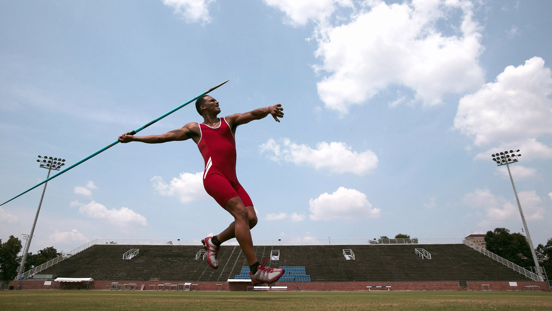 燃情欧冠夜，球迷狂欢不夜城